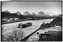 351107 Gezicht op het Amsterdam-Rijnkanaal te Maarssen, met de Maarsserbrug.